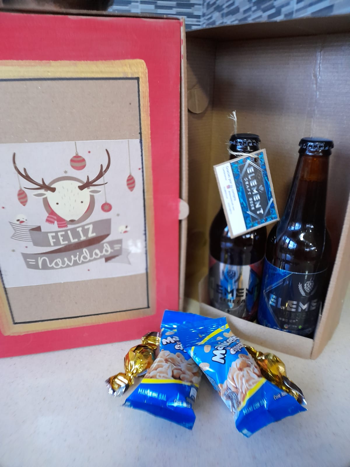 Caja personalizada con Cerveza Artesanal, para compartir detalles
